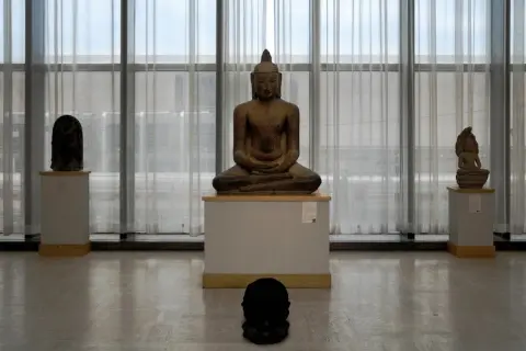 Bowing to Every Buddha (2008–ongoing) — work by Lee Henderson