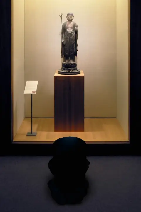 'Bowing to Every Buddha [Art Institute of Chicago - 1961.635]', C-print, 45x28 inches, 2008